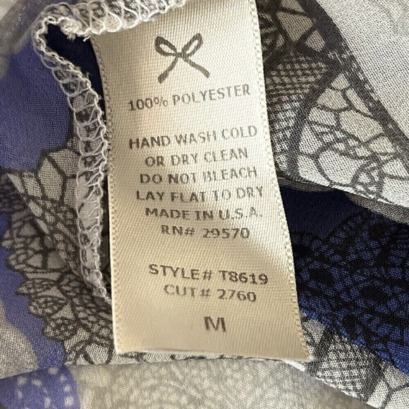 Everly Blouse M Blue Popover Lightweight Sheer Business Career Geometric Summer - Picture 8 of 8